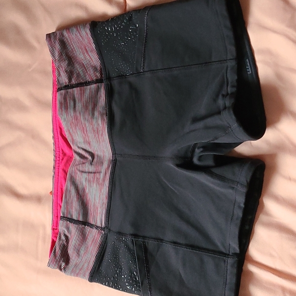 Lululemon shorts - Picture 4 of 5